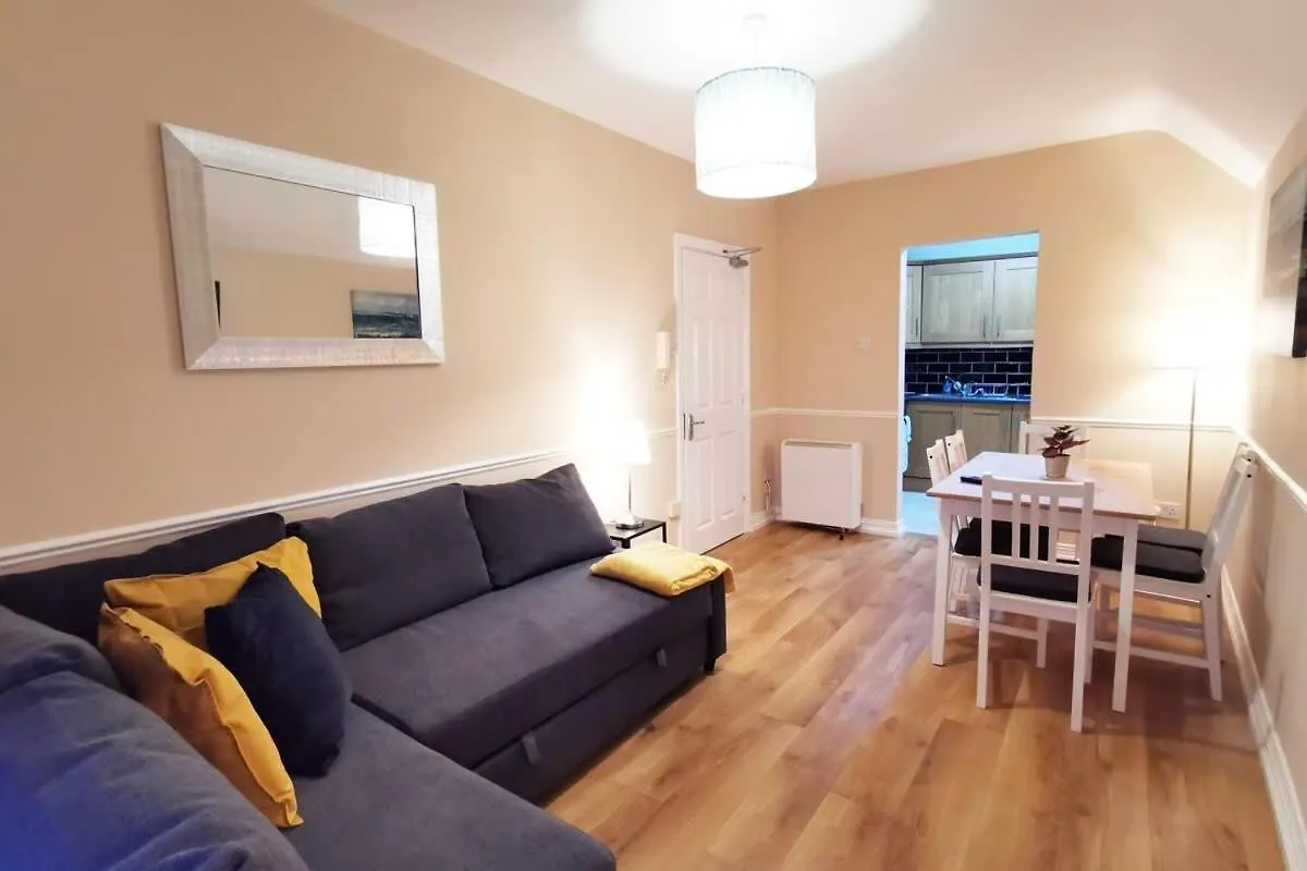 Very Central 1Bed New Refurbish 더블린 아파트